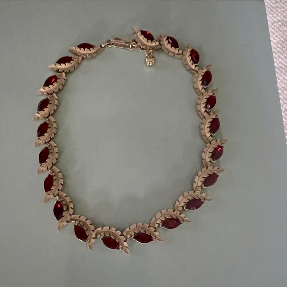 Vintage Estate Crown Trifari 1950’s Red Rhinestone Statement Necklace - Picture 6 of 7